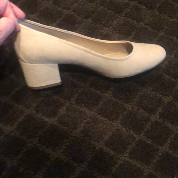 Universal Thread shoes - Picture 5 of 5